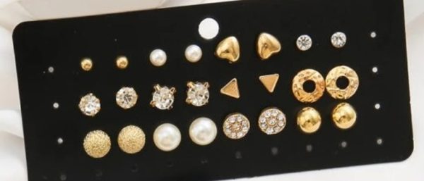 12 Pairs Faux Pearls Earrings. Fashion