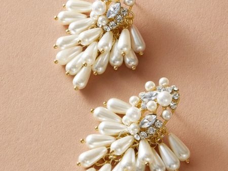 Faux Pearl Drop Earrings. Fashion