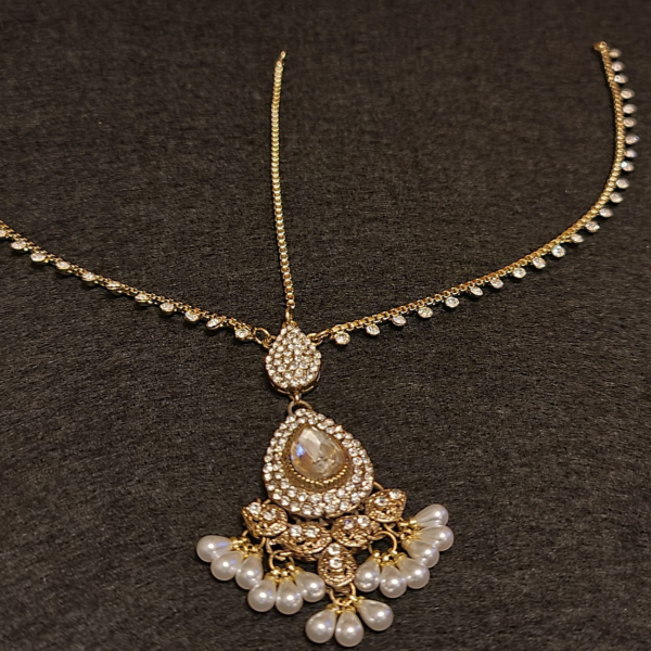 Beautiful indian traditional maang tikka with diamond cut stones and pearls Online Sale