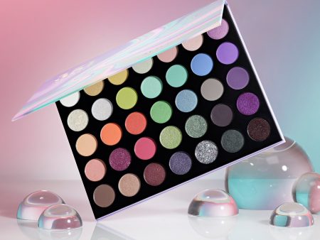 35I ICY FANTASY ARTISTRY PALETTE on Sale